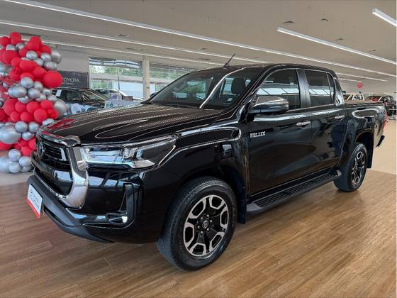 TOYOTA HILUX 2.8 D-4D TURBO DIESEL CD SRX 4X4 AUTOMÁTICO